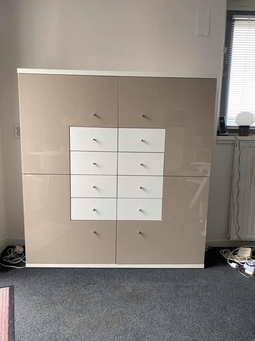 Hülsta NOW wandkast, Huis en Inrichting, Kasten | Wandmeubels, Zo goed als nieuw, Minder dan 150 cm, 25 tot 50 cm, Ophalen