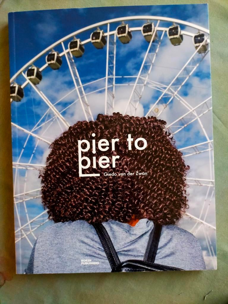 pier to pier - Giedo van der Zwan (grootformaat paperback), Ophalen of Verzenden, Gelezen, Fotografen