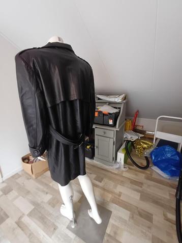 Heren trenchcoat beschikbaar voor biedingen
