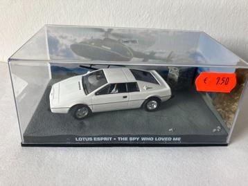 4397: Lotus Esprit - James Bond - The spy who loved me 1:43 beschikbaar voor biedingen