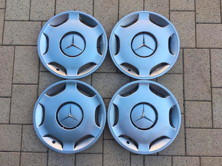 4 wieldoppen Mercedes 15 inch W124, W201, W202, W203, W210, Auto diversen, Wieldoppen, Gebruikt, Ophalen of Verzenden