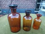3 Apothekerspotten, bruin glas met stop., Antiek en Kunst, Verzenden
