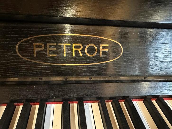 Petrov Piano - Matzwart, mooi geluid, Muziek en Instrumenten, Piano's, Gebruikt, Piano, Zwart, Ophalen