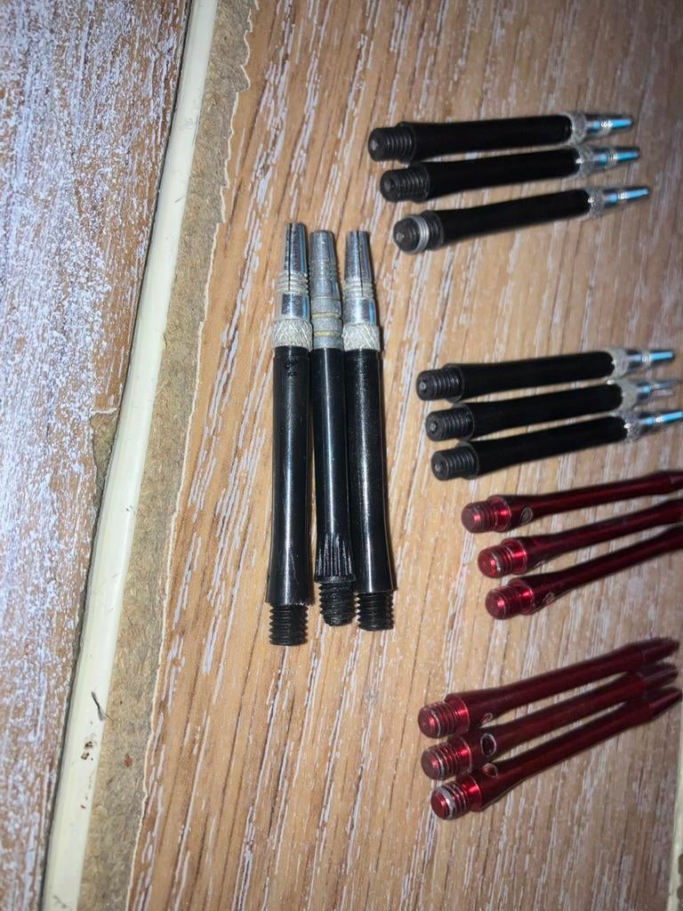Dart Shafts - Verschillende soorten, Sport en Fitness, Darts, Ophalen, Gebruikt, Shafts