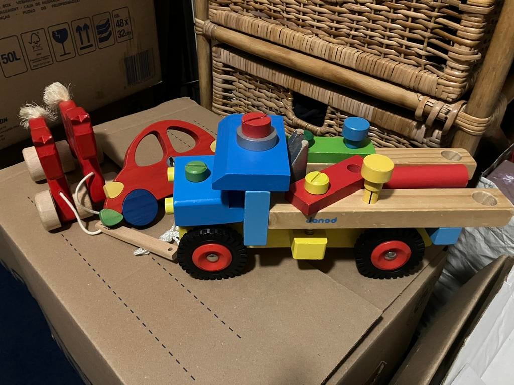 Tk zgan JONAD houten vracht auto en trek paardjes, Ophalen of Verzenden, Zo goed als nieuw, Overige typen