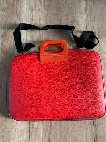 Bombato rode laptop tas. beschikbaar voor biedingen