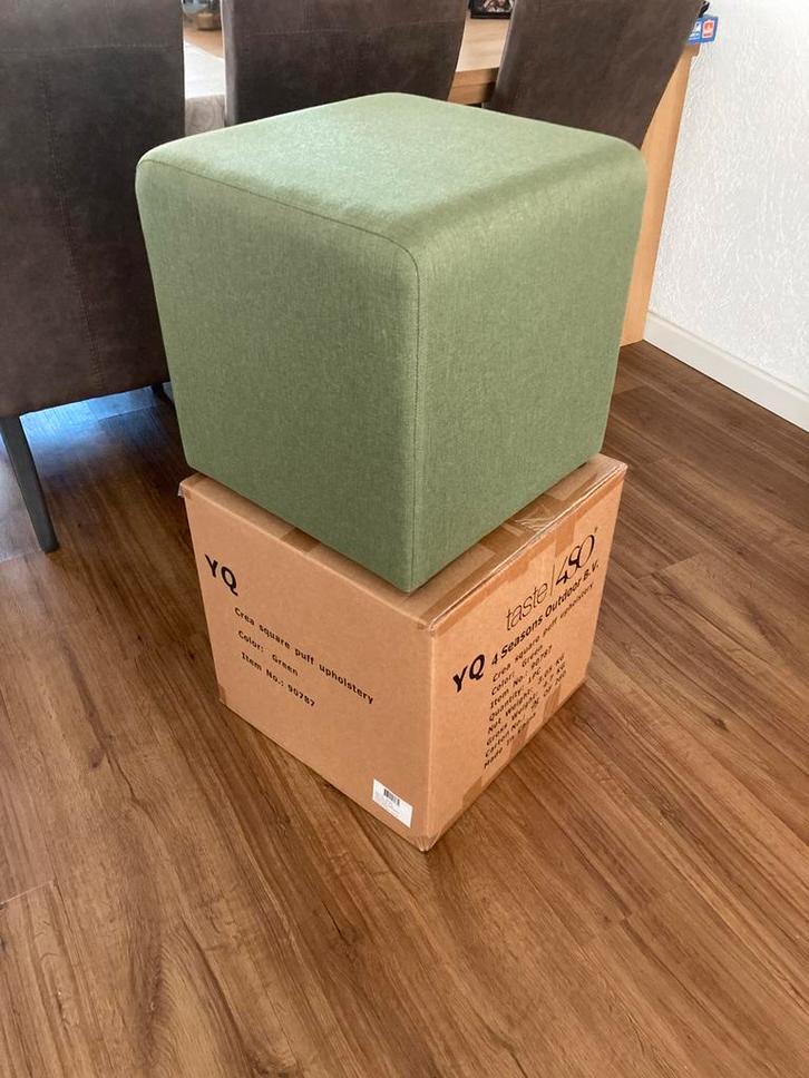 Poef, Huis en Inrichting, Banken | Voetenbanken en Poefen, Nieuw, Minder dan 50 cm, Minder dan 50 cm, Vierkant, Stof, Ophalen of Verzenden