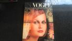 Boek Vogue van Georgina Howel, Ophalen of Verzenden, Gelezen, Overige onderwerpen