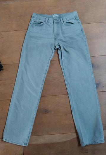 Perfect jeans  grijs, maat 36.
Mid waist, straight leg beschikbaar voor biedingen