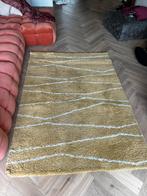 Okergeel hoogpolig vloerkleed, Huis en Inrichting, Stoffering | Tapijten en Kleden, Ophalen, 150 tot 200 cm, 200 cm of meer, Zo goed als nieuw