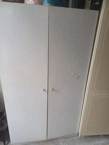 Gratis kledingkasten 