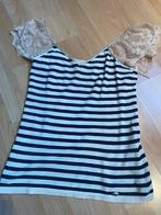 Guess donkerblauwe top met broderie mouwtje maat S, Wit, Ophalen of Verzenden, Zo goed als nieuw, Zonder mouw