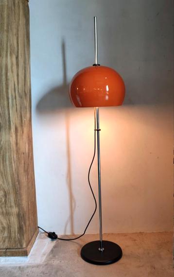 Vintage jaren 70 vloerlamp, verstelbaar, oranje beschikbaar voor biedingen