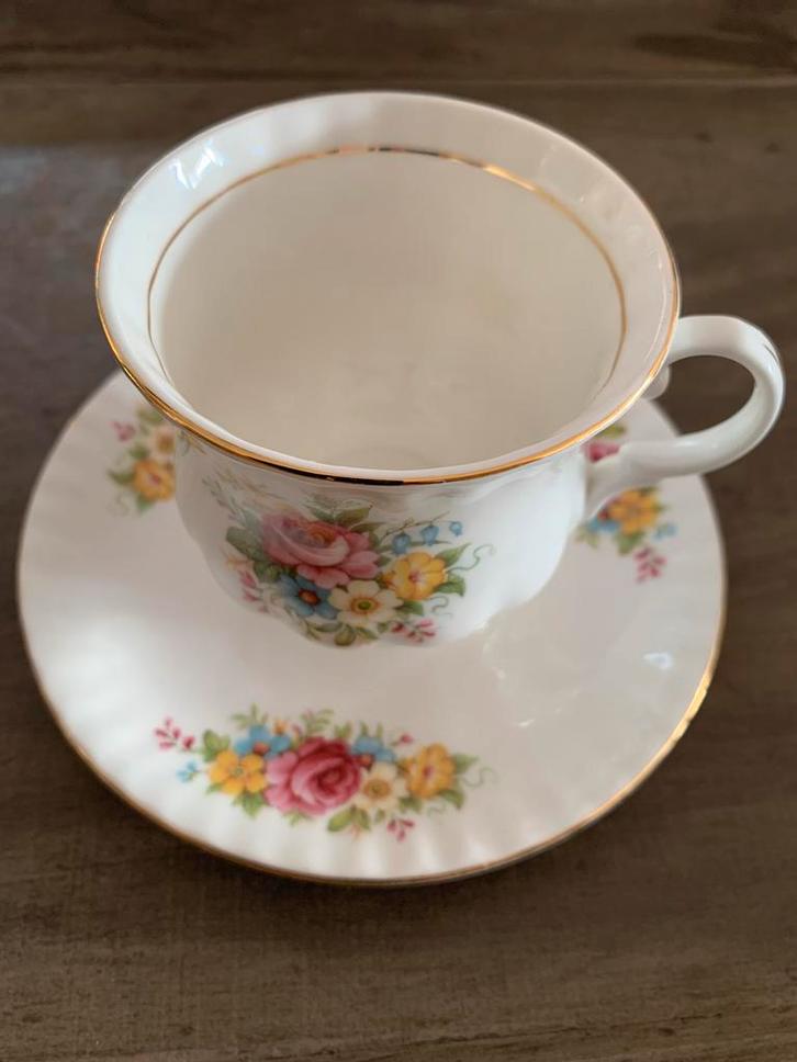 Bone China London Collection Kop en Schotel - High Tea, Verzamelen, Porselein, Kristal en Bestek, Gebruikt, Kop en/of schotel