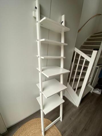 IKEA stellingkast wit, ideaal voor bad-, slaap- of woonkamer