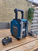 Makita bouwradio 18v 5ah + lader en adapter, Ophalen of Verzenden, Zo goed als nieuw