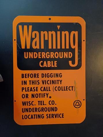 WARNING UNDERGROUND CABLE waarschuwing bord beschikbaar voor biedingen