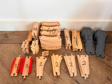 Houten Treinbaan met Veel Accessoires beschikbaar voor biedingen