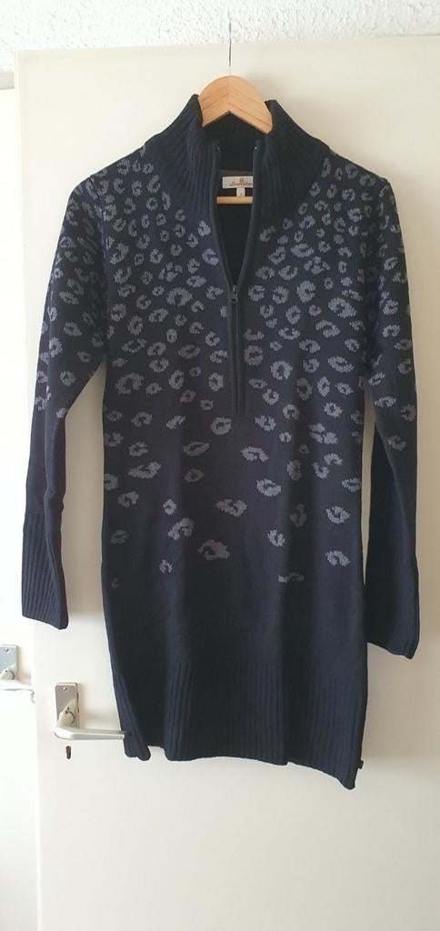 SENSATION ZWARTE GEBREIDE JURK MET GRIJZE PRINT RITSJE MT. L, Kleding | Dames, Jurken, Sensation, Zwart, Maat 42/44 (L), Nieuw