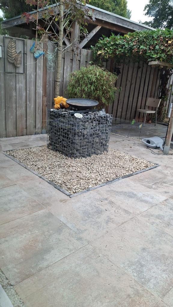 Tuinman(nen) & stratenmakers tile, Diensten en Vakmensen, Tuinmannen en Stratenmakers, Bestrating, Tuin- of Vijveraanleg, Tuinonderhoud of Snoeiwerk