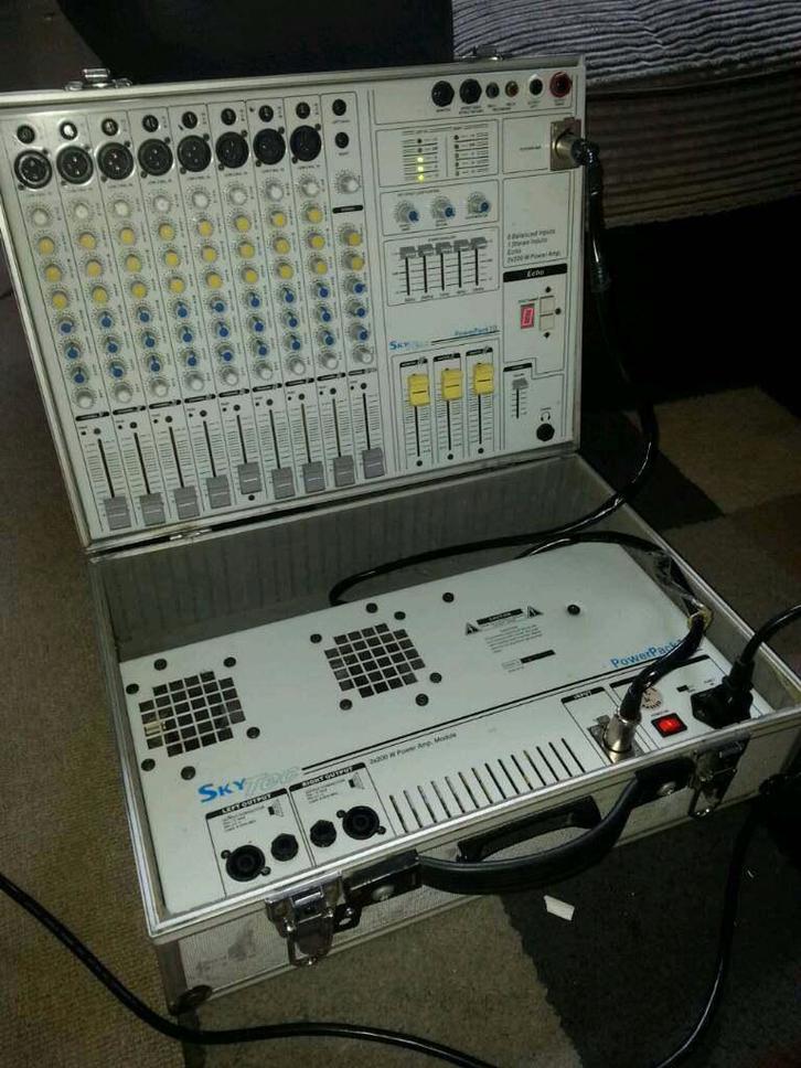 SkyTec PowerPack 10 mixer  + Skytronic Passive Speaker 250Wt, Audio, Tv en Foto, Luidsprekers, Zo goed als nieuw, Overige typen