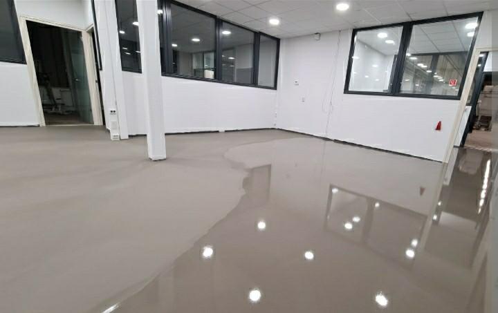 Vloer egaliseren, vloeren leggen & spuitwerk - Rotterdam, Overige materialen, 30 cm of meer, Overige typen, Nieuw