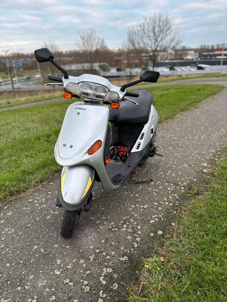 Kymco dj 70cc, Fietsen en Brommers, Snorfietsen en Snorscooters, Zo goed als nieuw, Kymco, Tweetakt, Ophalen of Verzenden