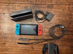 Nintendo Switch met extra's, Spelcomputers en Games, Spelcomputers | Nintendo Switch, Met 1 controller, Switch OLED, Ophalen, Gebruikt