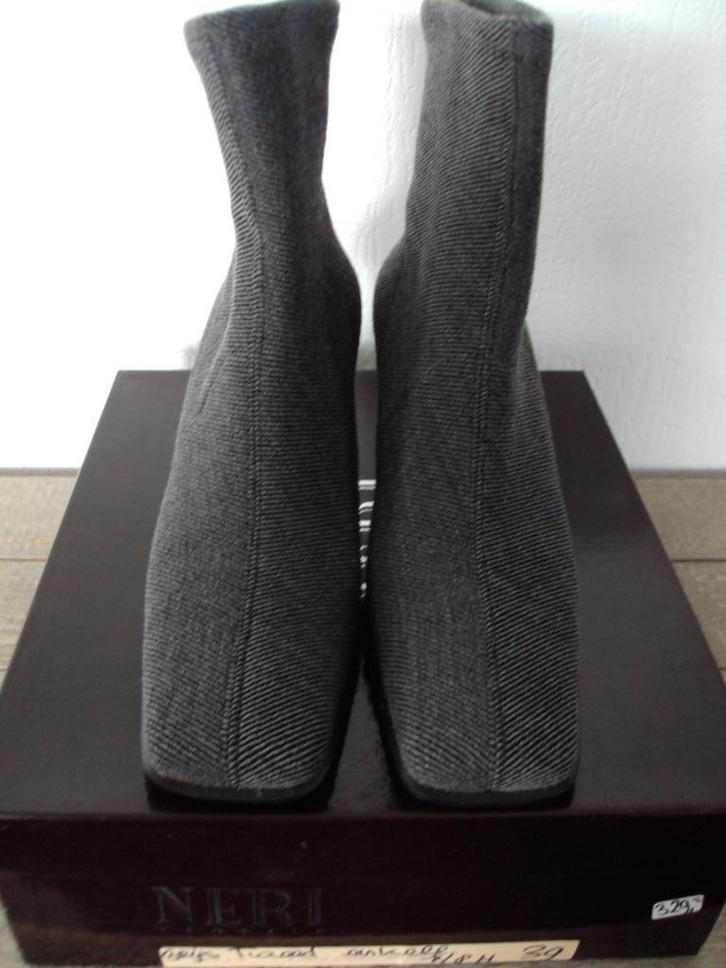 Zwart/grijs enkellaarsje *NERI* Calexis Kijkduin 39, Kleding | Dames, Schoenen, Zo goed als nieuw, Lage of Enkellaarzen, Zwart