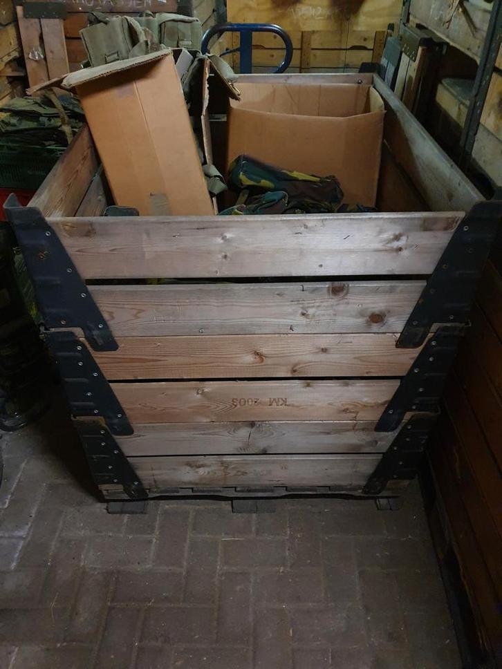 Pallet ABL met gasmaskertassen en geweerriemen, Verzamelen, Militaria | Algemeen, Landmacht, Overige typen, Overige gebieden, Ophalen