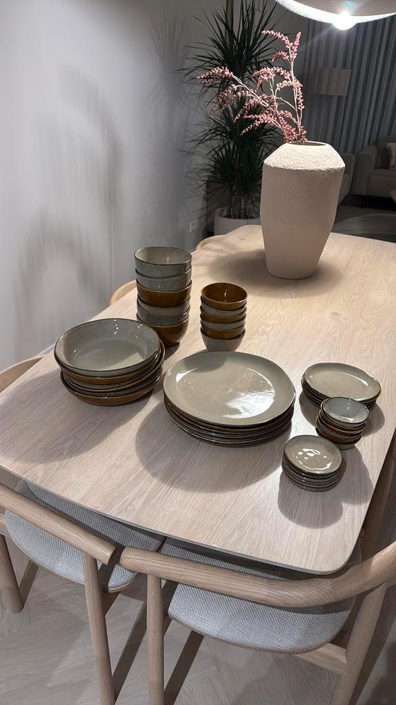 Serviesset 6 persoons 42 delig compleet porselein NIEUW!!!, Antiek en Kunst, Antiek | Servies compleet, Ophalen