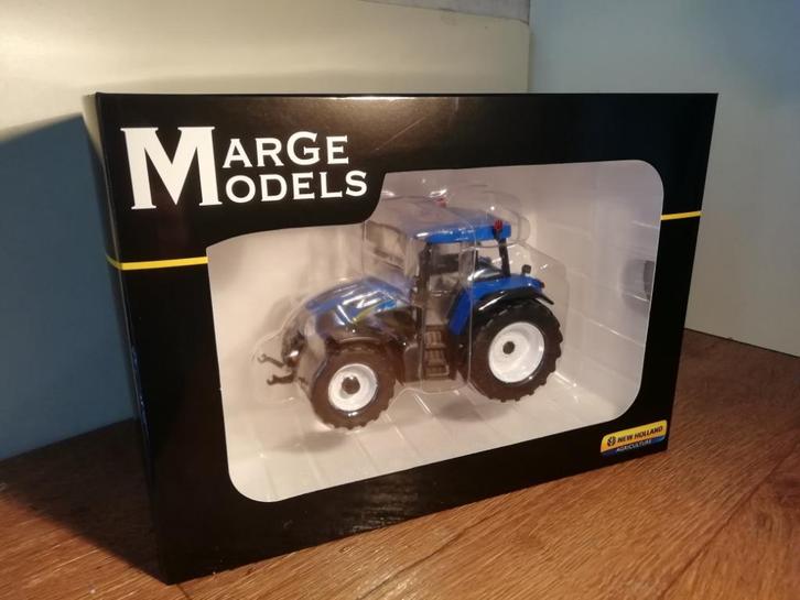 Te koop Marge Models New Holland T7550., Hobby en Vrije tijd, Modelauto's | 1:32, Nieuw, Tractor of Landbouw, Overige merken, Ophalen of Verzenden