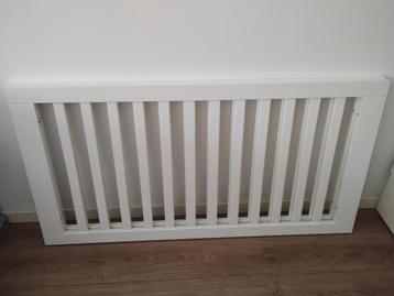 2 houten roosters 140 x 72.5 cm, wit, gratis beschikbaar voor biedingen