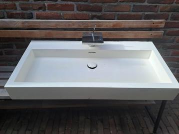 Wastafel wasbak met Axor kraan beschikbaar voor biedingen