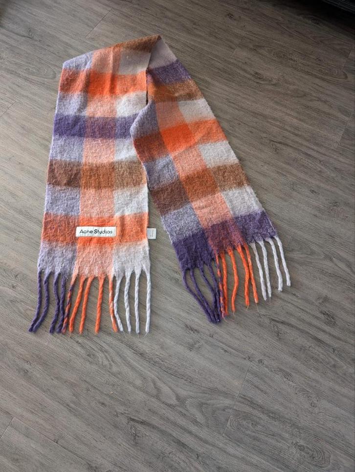 ACNE Studios Sjaal, Kleding | Dames, Mutsen, Sjaals en Handschoenen, Zo goed als nieuw, Ophalen of Verzenden