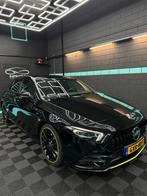 Mercedes-Benz A-Klasse A250 / Edition one/AMG/Pano/Bur/360/, Auto's, Mercedes-Benz, Euro 5, Zwart, 4 cilinders, Zwart