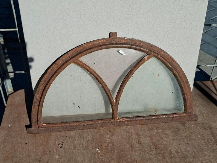 Oude Gietijzeren Raampjes - 3 stuks, Doe-het-zelf en Verbouw, Glas en Ramen, Gebruikt, Minder dan 80 cm, Minder dan 80 cm, Ophalen