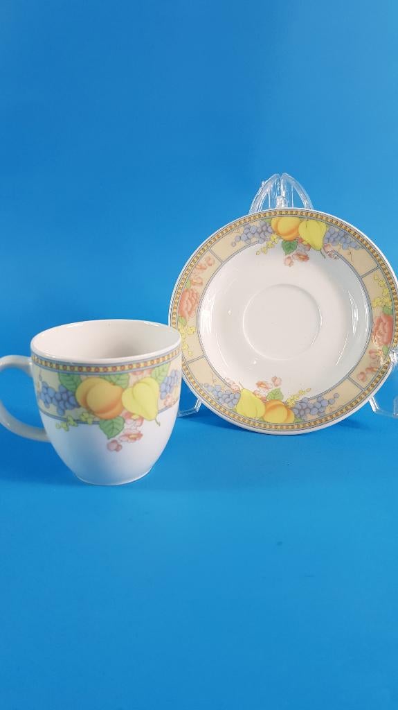 3x kop en schotel Graf von Henneberg, fruitmotief. 7A7, Huis en Inrichting, Keuken | Servies, Tweedehands verkoop, Tweedehands verkoop