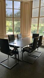 Grote vergadertafel met zes leren stoelen, Ophalen, Zo goed als nieuw, Zakelijk, 4 tot 6 stoelen