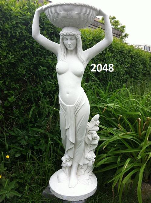 Vrouw met schaal, Tuin en Terras, Tuinbeelden, Nieuw, Mensenbeeld, Beton, Ophalen