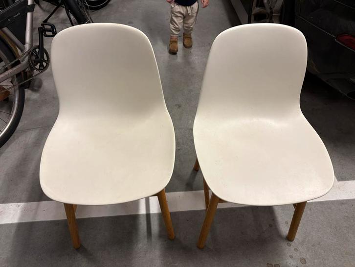 Twee witte Norman Copenhagen kuipstoelen, Huis en Inrichting, Stoelen, Gebruikt, Twee, Kunststof, Wit, Ophalen