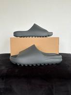 Yeezy slide Granite US 13 (48,5), Kleding | Heren, Schoenen, Slippers, Zwart, Nieuw, Ophalen of Verzenden