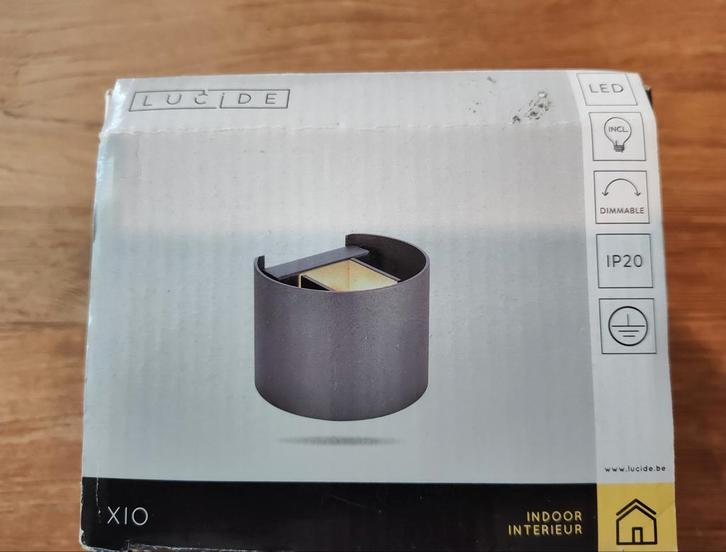Moderne wandlamp Lucide Xio – geschikt voor een dimbare LED, Huis en Inrichting, Lampen | Wandlampen, Zo goed als nieuw, Metaal