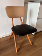 Vintage houten eetkamerstoel met leren zitvlak, Huis en Inrichting, Stoelen, Ophalen, Gebruikt, Bruin, Eén