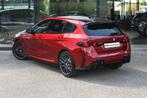 BMW 1 Serie 120 M Sport Automaat / Sportstoelen / Achteruitr, Auto's, 156 pk, Met garantie (alle), Alcantara, 19 km/l