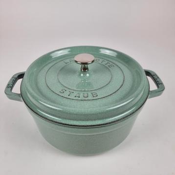 Staub Cocotte 24 CM in Salie beschikbaar voor biedingen