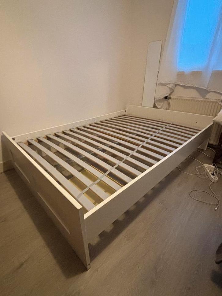 IKEA BEDFRAME, Huis en Inrichting, Slaapkamer | Bedden, Zo goed als nieuw, Tweepersoons, 140 cm, Hout, Wit, Ophalen of Verzenden