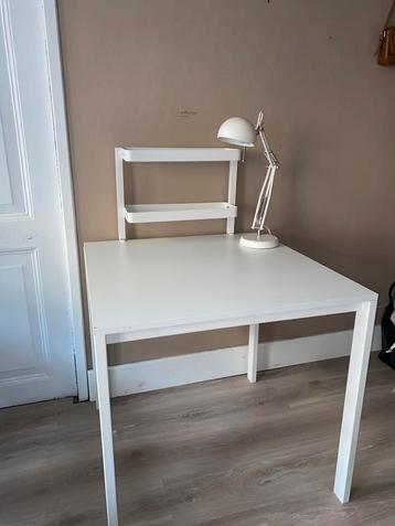Ikea tafel met accessoires beschikbaar voor biedingen