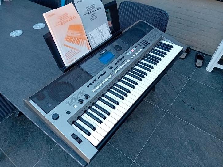 Op zoek naar een keyboard?, Muziek en Instrumenten, Keyboards, Zo goed als nieuw, 61 toetsen, Yamaha, Met standaard, Ophalen