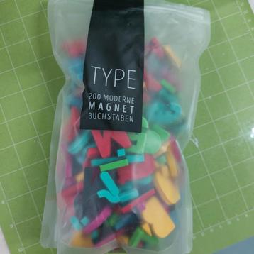 Magnetische foam letters 200 stuks beschikbaar voor biedingen
